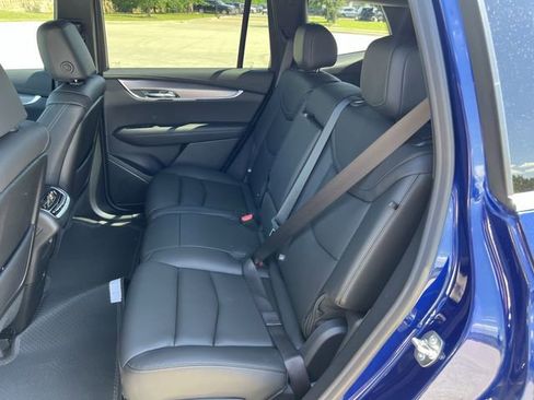 New 2025 Cadillac XT6 Luxury image 29