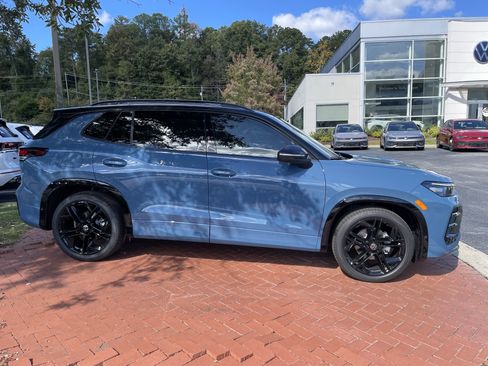 New 2026 Volkswagen Tiguan SE R-Line FWD image 4