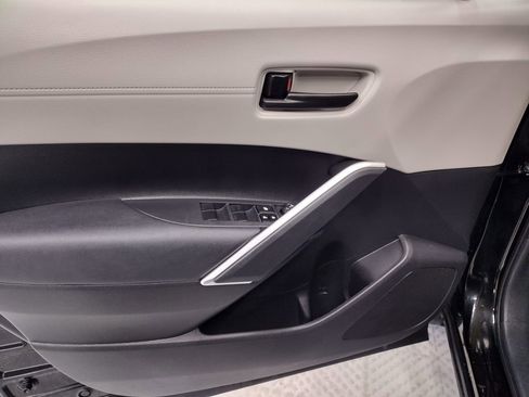 Used 2023 Toyota Corolla Cross LE image 18