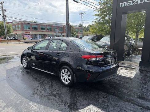Used 2025 Toyota Corolla LE FWD image 6