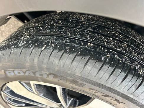 Used 2025 Mitsubishi Outlander SE image 52