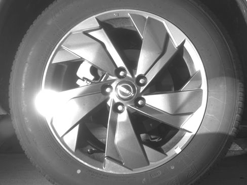 Used 2025 Nissan Rogue SV FWD image 15