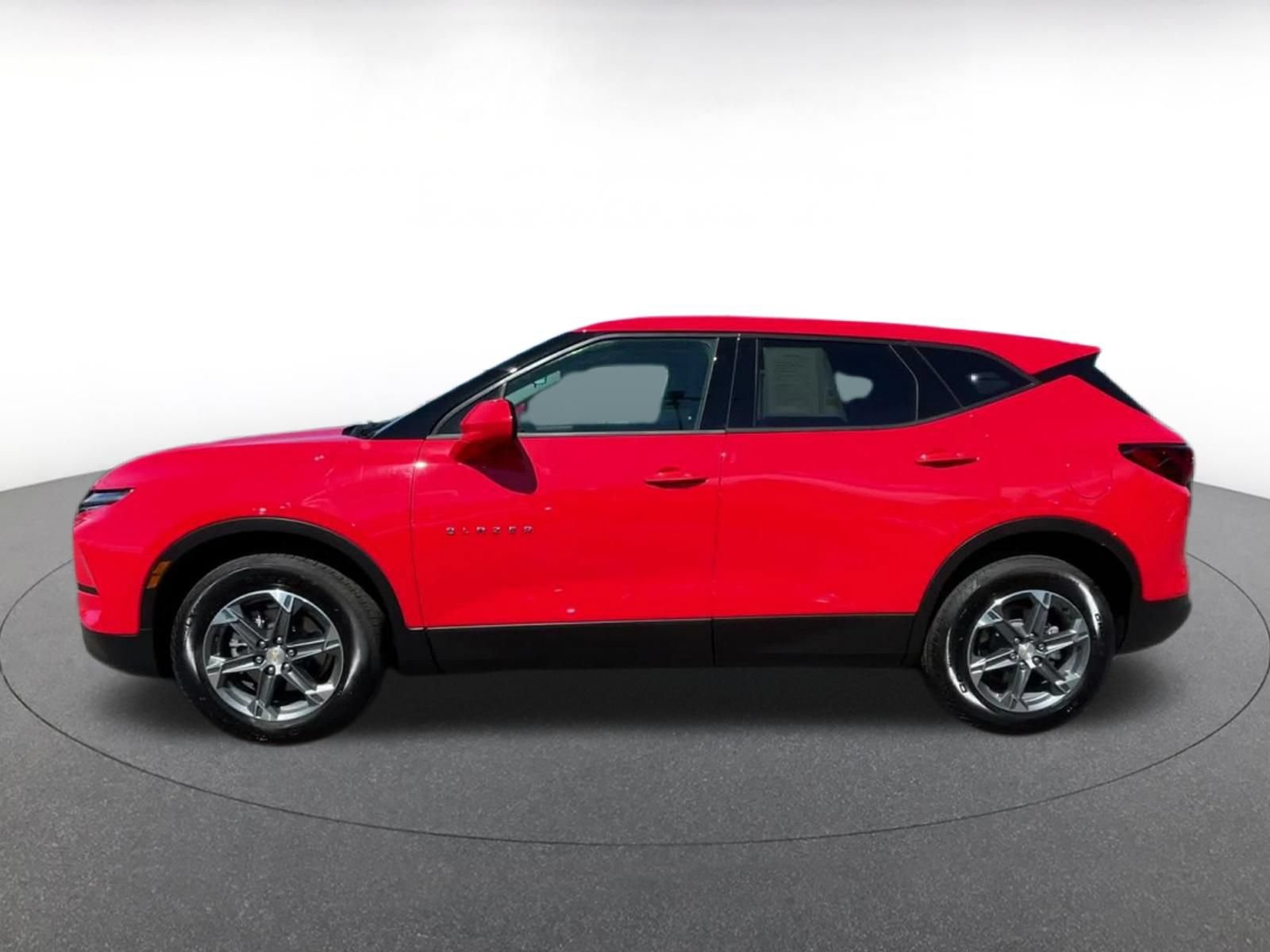 Used 2026 Chevrolet Blazer LT FWD image 6