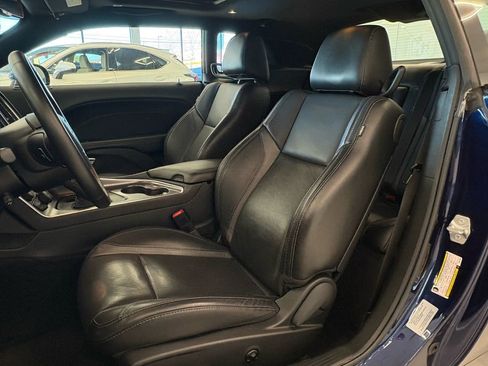 Used 2017 Dodge Challenger R/T Plus image 21