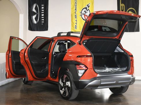 Used 2024 Hyundai Kona Limited image 92