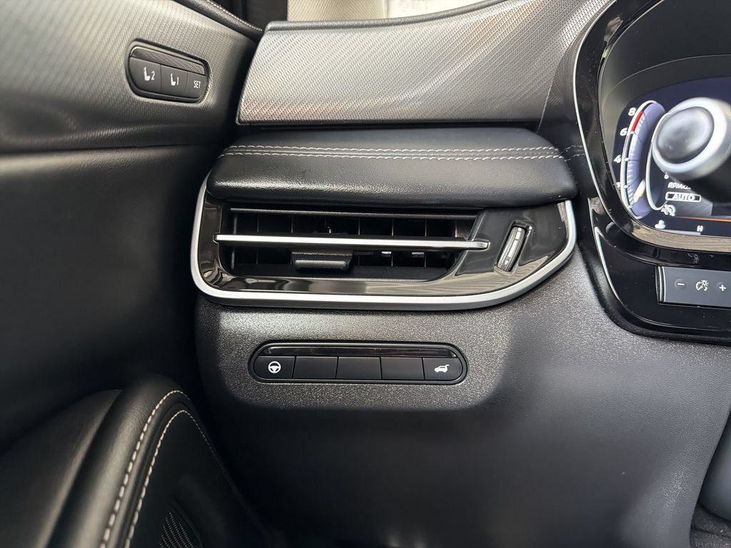 Used 2025 INFINITI QX60 Luxe AWD/4WD image 19