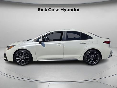 Used 2020 Toyota Corolla XSE image 3