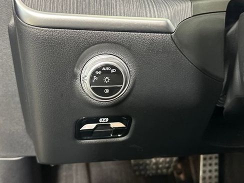 Used 2023 Mercedes-Benz C 300 4MATIC Sedan image 18