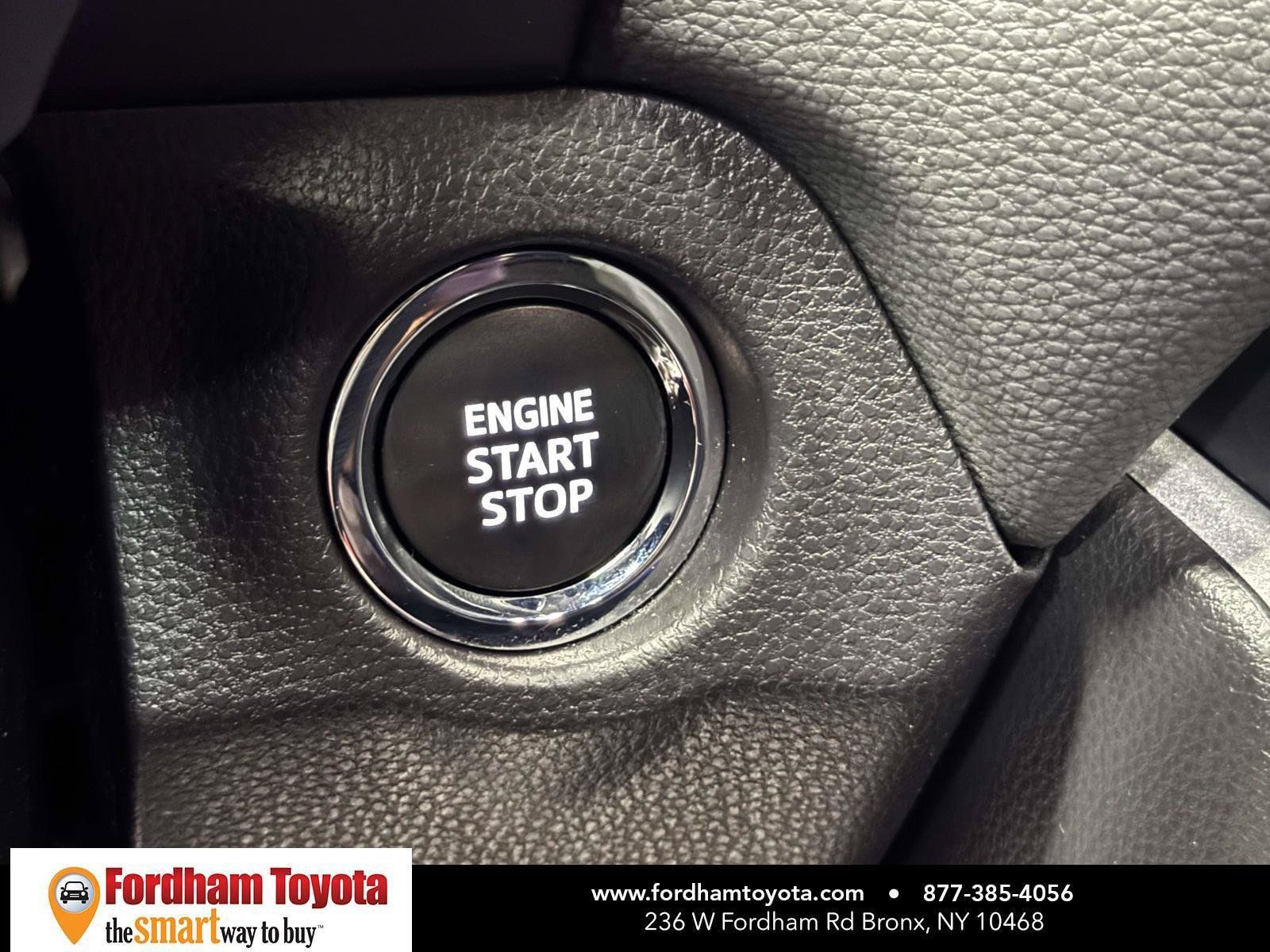 Used 2025 Toyota RAV4 XLE w/ Convenience Package AWD/4WD image 27