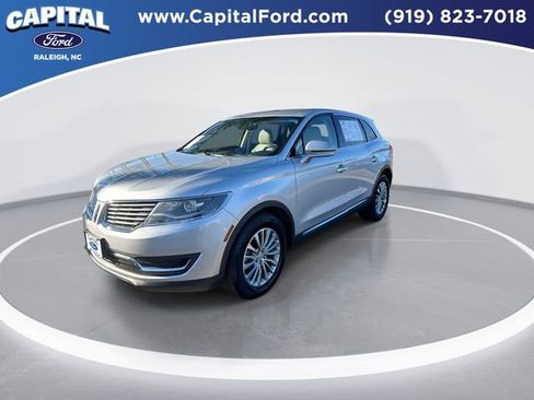 Used 2017 Lincoln MKX Select w/ Select Plus Package image 4
