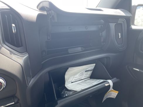 Used 2025 Chevrolet Silverado 1500 Custom image 32