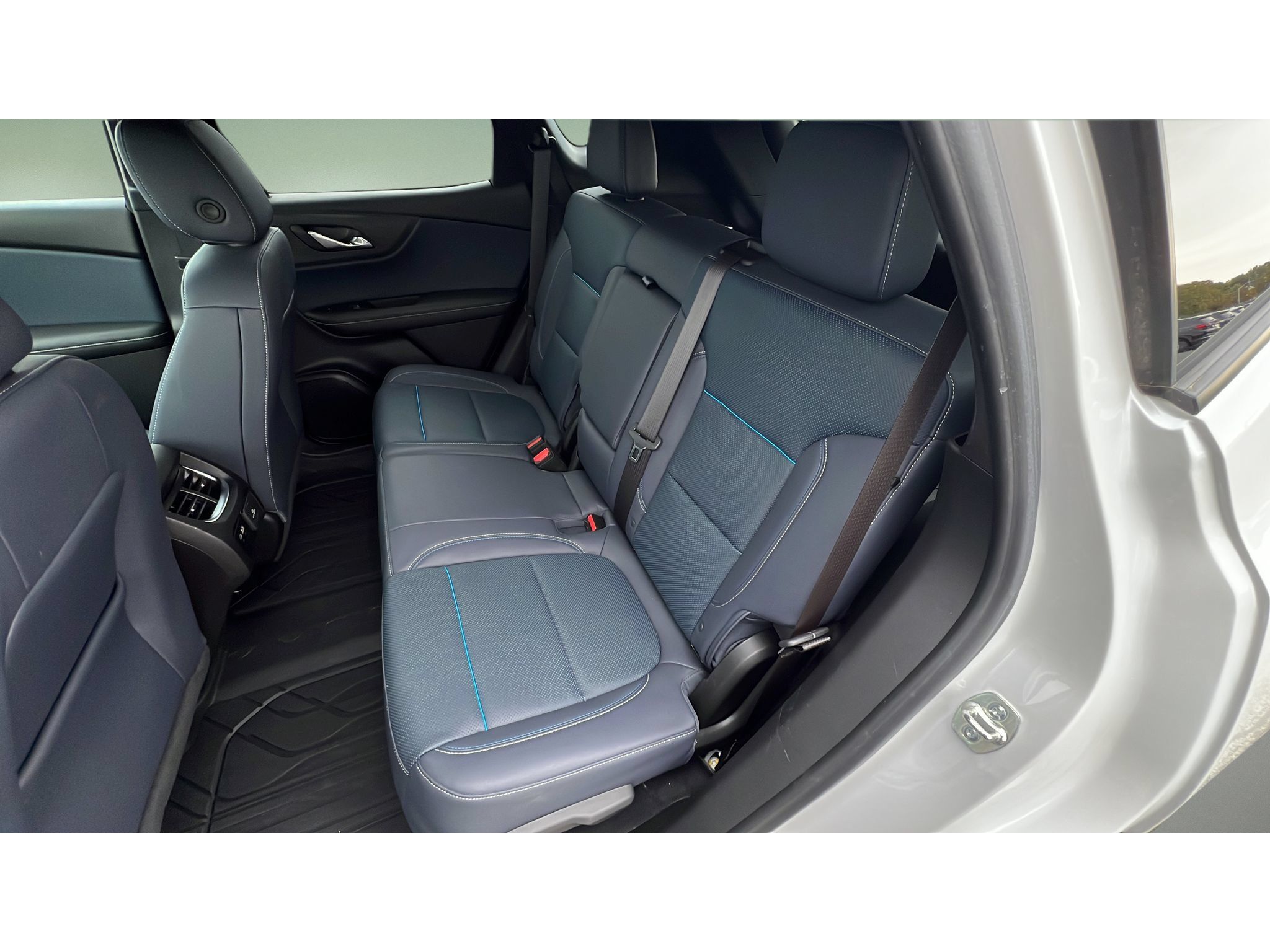 Certified 2025 Chevrolet Blazer RS w/ Enhanced Convenience Package AWD/4WD image 28