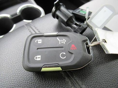 Used 2022 GMC Terrain SLE w/ Driver Convenience Package FWD image 28