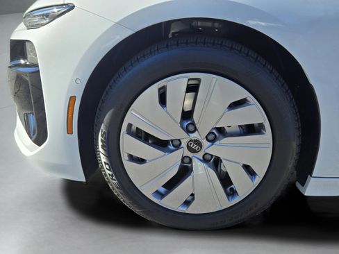 Used 2025 Audi A6 e-tron Ultra w/ Ultra Package image 35