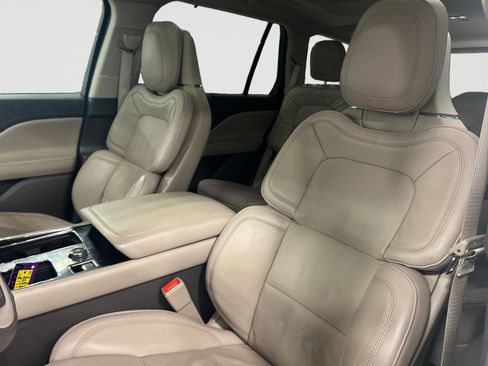 Used 2023 Lincoln Aviator Reserve w/ Equipment Group 201A AWD/4WD image 9