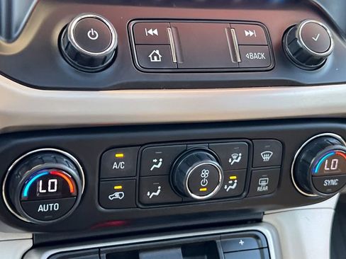 Used 2022 GMC Acadia Denali w/ Denali Ultimate Package AWD/4WD image 24