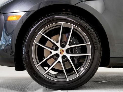 Used 2025 Porsche Macan image 30