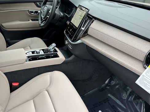 New 2026 Volvo XC90 T8 Plus AWD/4WD image 12