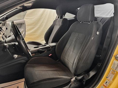 Used 2018 Ford Mustang GT RWD image 9