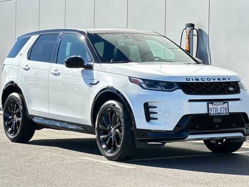 Certified 2025 Land Rover Discovery Sport Dynamic SE image 7