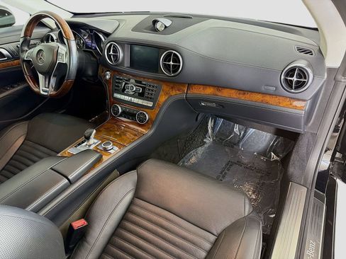 Used 2014 Mercedes-Benz SL 550 image 28