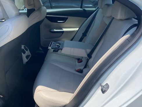 Used 2024 Mercedes-Benz C 300 Sedan image 6