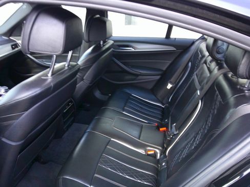 Used 2018 BMW 540i xDrive image 19