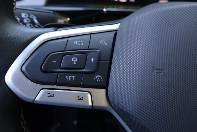 Certified 2026 Volkswagen Atlas Cross Sport SE FWD image 22