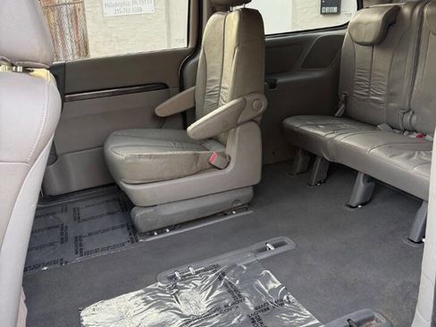 Used 2014 Kia Sedona EX w/ Luxury Package FWD image 13