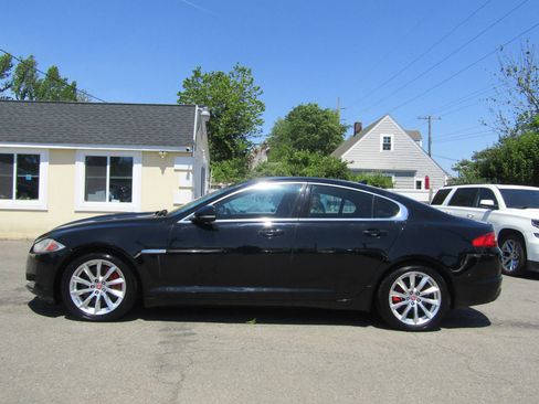 Used 2014 Jaguar XF RWD image 4