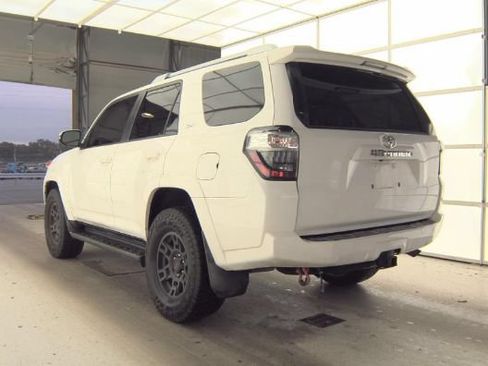 Used 2016 Toyota 4Runner SR5 Premium AWD/4WD image 4