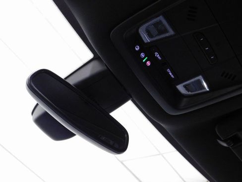 Used 2024 Buick Enclave Essence image 71