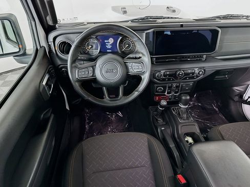 Certified 2025 Jeep Gladiator Mojave w/ Steel Bumper Group image 33