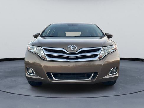 Used 2013 Toyota Venza XLE FWD image 2