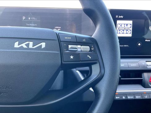 Certified 2025 Kia K4 FWD image 23