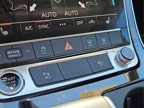 Certified 2025 Audi Q8 Premium AWD/4WD image 18