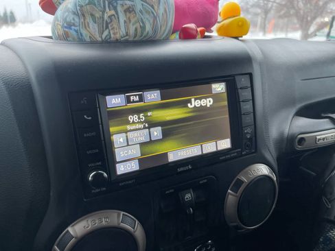 Used 2017 Jeep Wrangler 75th Anniversary image 7