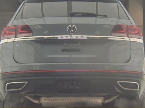 Used 2022 Volkswagen Atlas SE w/ Panoramic Sunroof Package image 7