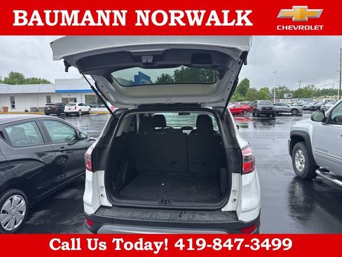 Used 2017 Ford Escape SE FWD image 21