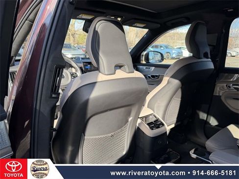 Used 2025 Volvo XC90 T8 Ultra image 13