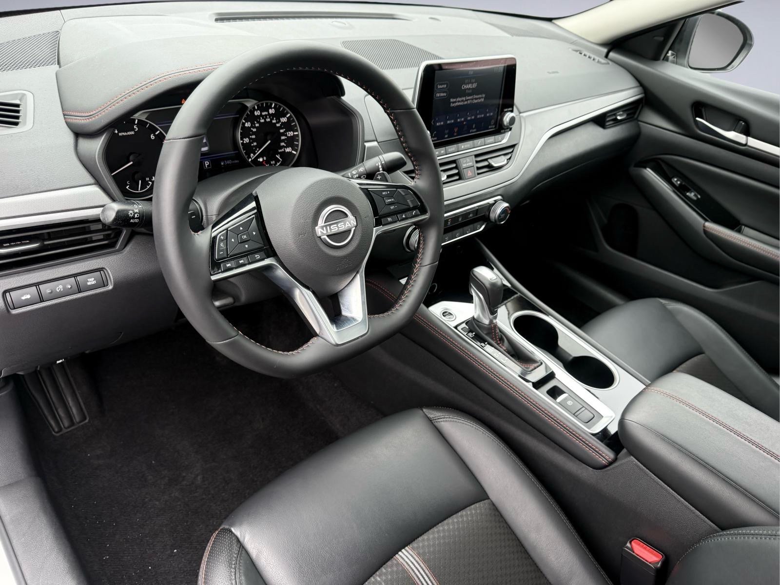 Used 2025 Nissan Altima 2.5 SR AWD/4WD image 15