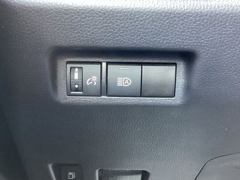 Used 2025 Toyota RAV4 XLE image 21