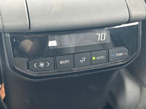 Certified 2023 Toyota Highlander XLE image 22