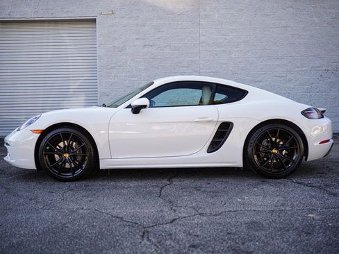 Used 2022 Porsche 718 Cayman image 10