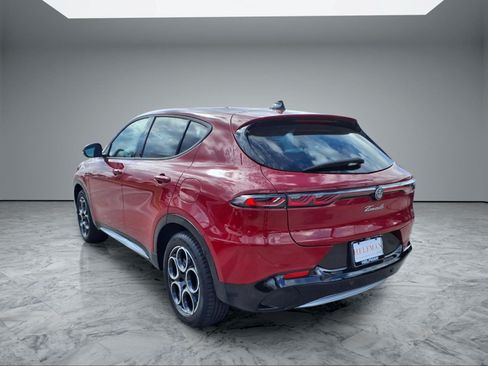 Used 2024 Alfa Romeo Tonale Ti w/ Premium Interior Package AWD/4WD image 5