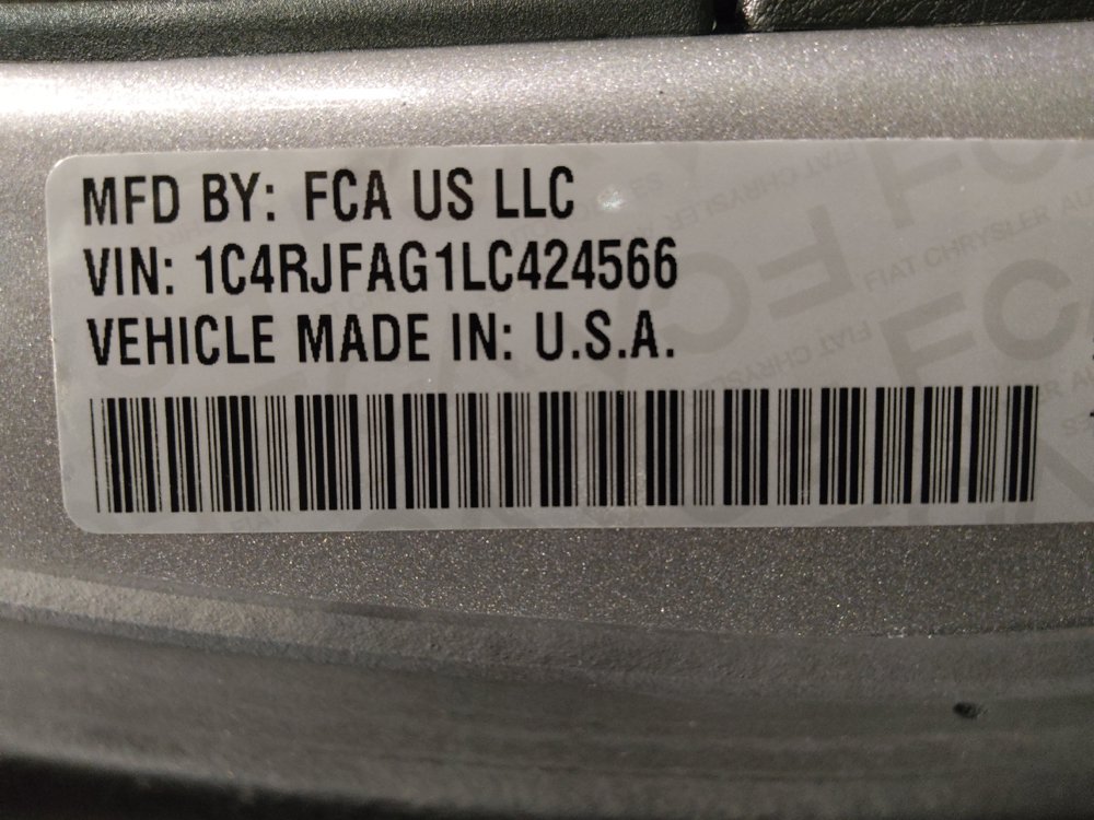 Used 2020 Jeep Grand Cherokee Laredo AWD/4WD image 33