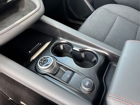 Used 2025 Ford Explorer Active RWD image 27