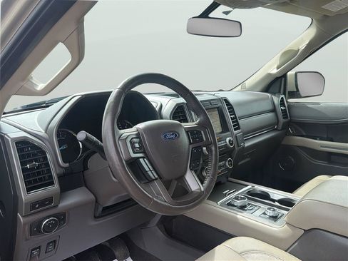 Used 2018 Ford Expedition Max XLT w/ Equipment Group 202A AWD/4WD image 10