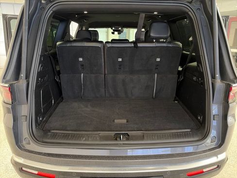 Used 2022 Jeep Wagoneer Series II AWD/4WD image 10