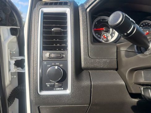 Used 2024 RAM 1500 Classic SLT image 27